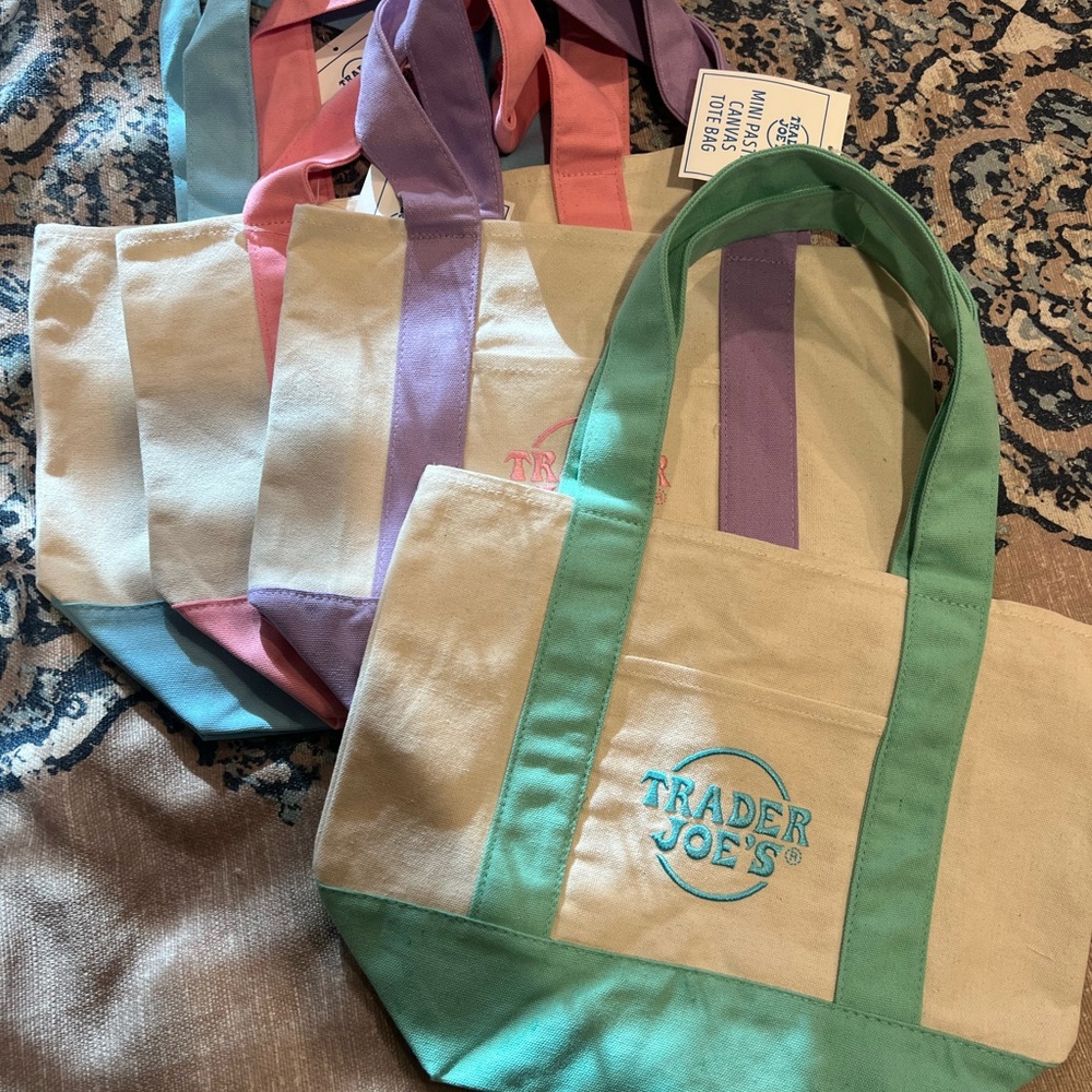 Super Rare Trader Joe’s Mini Pastel Canvas Tote Bags-4